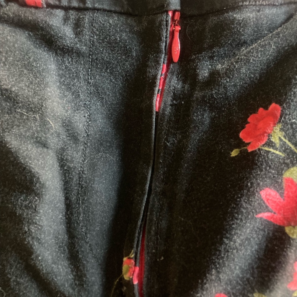 Red rose pants - Picture 5 of 5